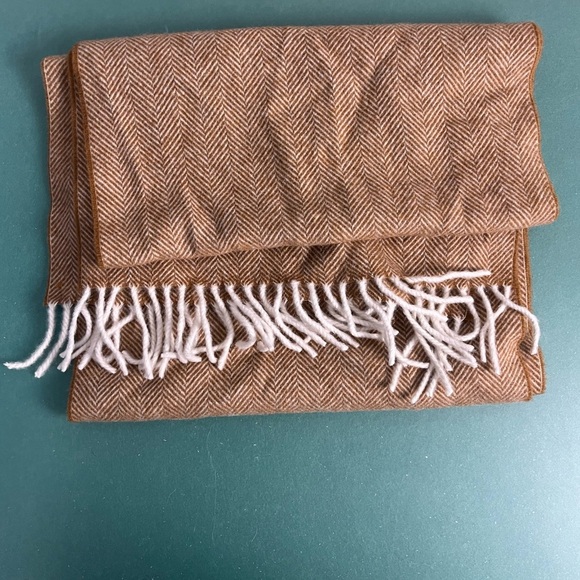 Alan Paine Kinross Cashmere Herringbone Scarf In Mid Brown - Picture 3 of 4